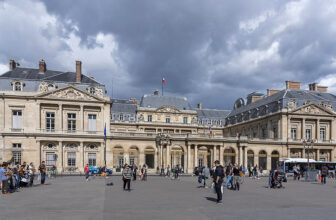 Can You Go Inside the Palais Royal in Paris