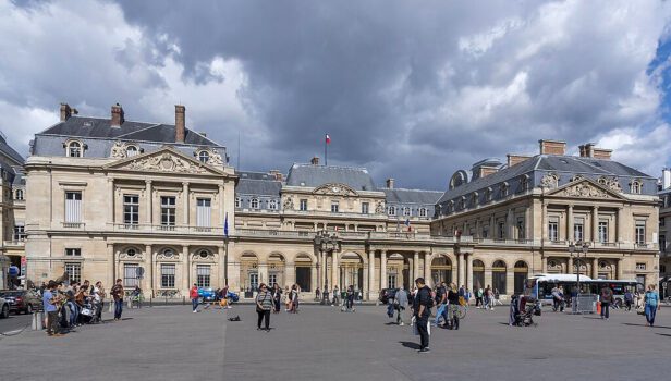 Can You Go Inside the Palais Royal in Paris