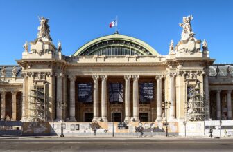Is it worth visiting the Grand Palais in Paris
