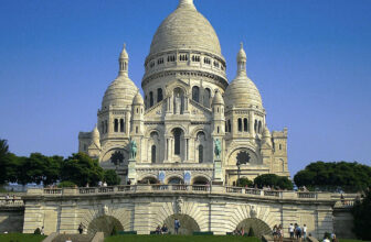 Why Basilica of the Sacred Heart so famous