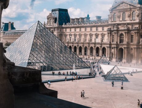 How does the Louvre compare to other world-famous museums