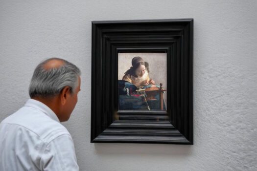 Smallest Painting in the louvre