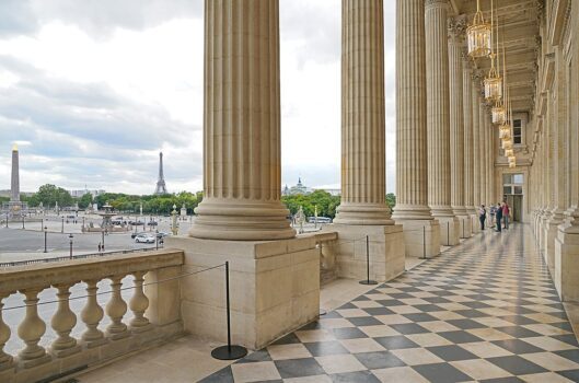 What is the Place de la Concorde famous for