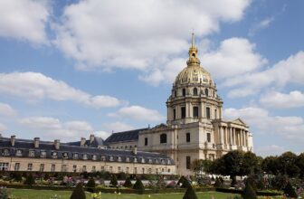 Why Is Les Invalides Famous