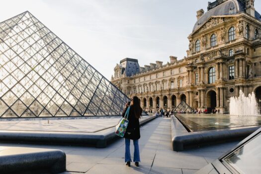 What is the Louvre Museum famous for