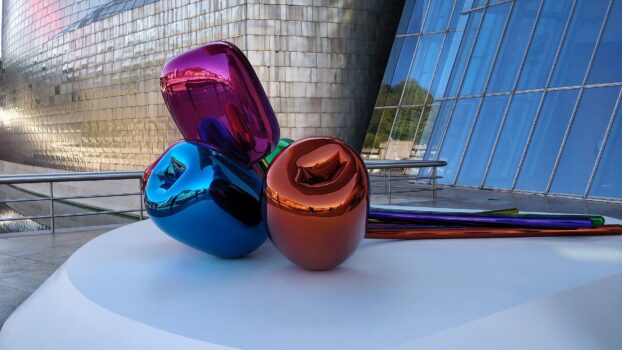 Tulips Sculpture Jeff Koons