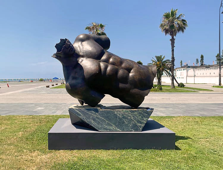 Igor Mitoraj’s Fragmented Sculptural Masterpieces Igor Mitoraj’s Fragmented Sculptural Masterpieces