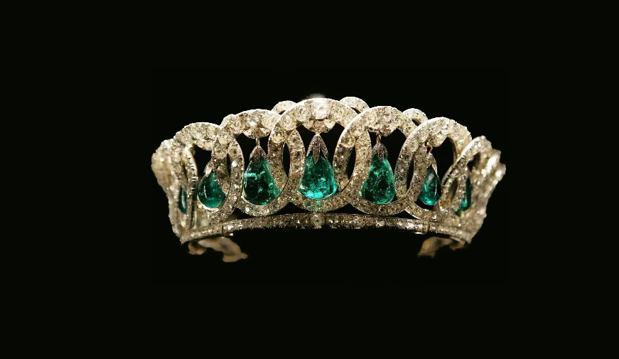 From Russia with Diamonds: The Remarkable Journey of the Vladimir Tiara From Russia with Diamonds: The Remarkable Journey of the Vladimir Tiara