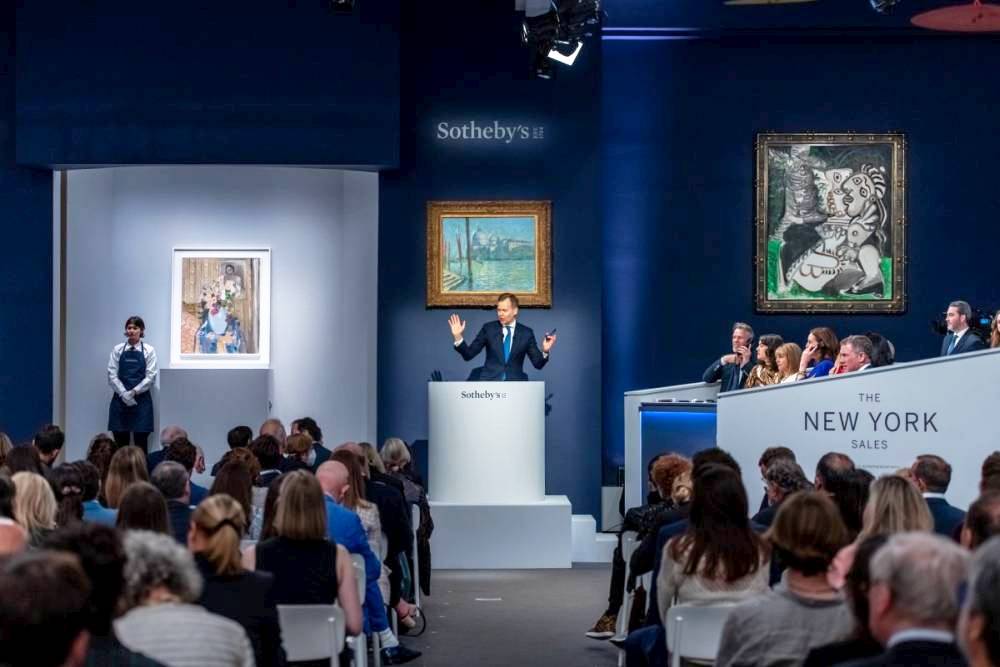 How to Buy Antique Paintings at Auction: The Collector’s Guide How to Buy Antique Paintings at Auction: The Collector’s Guide