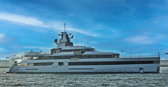 Superyacht Lady S