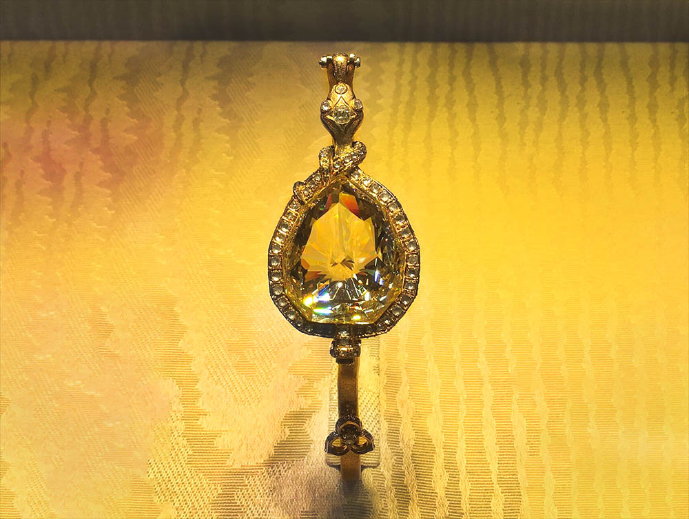 The Florentine Diamond: The Lost Crown Jewel The Florentine Diamond: The Lost Crown Jewel