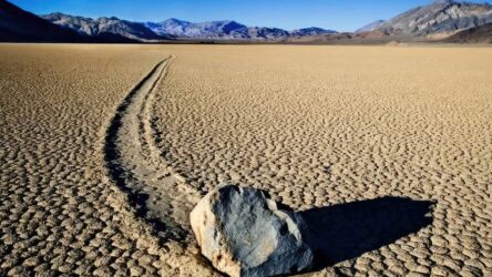 Mysterious Drifting Rocks: The Sailing Stones of Death Valley