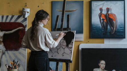Oil vs. Acrylic vs. Watercolor: Why Collectors Always Pick the Classic