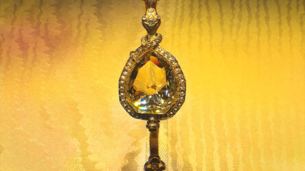 The Florentine Diamond: The Lost Crown Jewel
